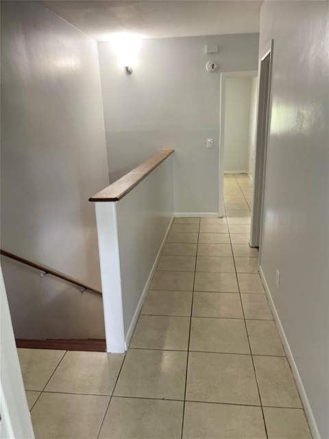8843 Springtree Lakes Drive, Sunrise FL - photo 16 of 18