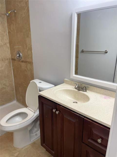 8843 Springtree Lakes Drive, Sunrise FL - photo 18 of 18