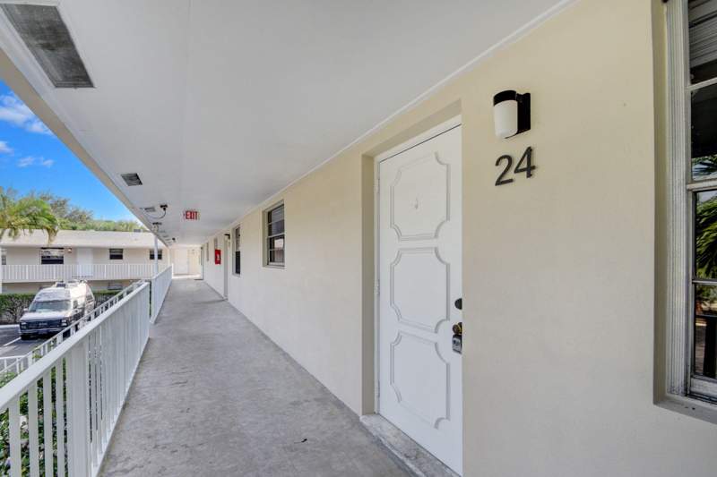 2 bedroom Condominium at 1733 3rd Avenue #24, Hovianna Ix Apts Condo, Lake Worth — photo 4
