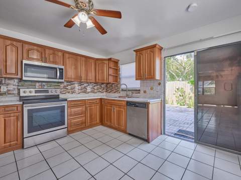 57 Peachtree Place, Boynton Beach FL - photo 18 of 44