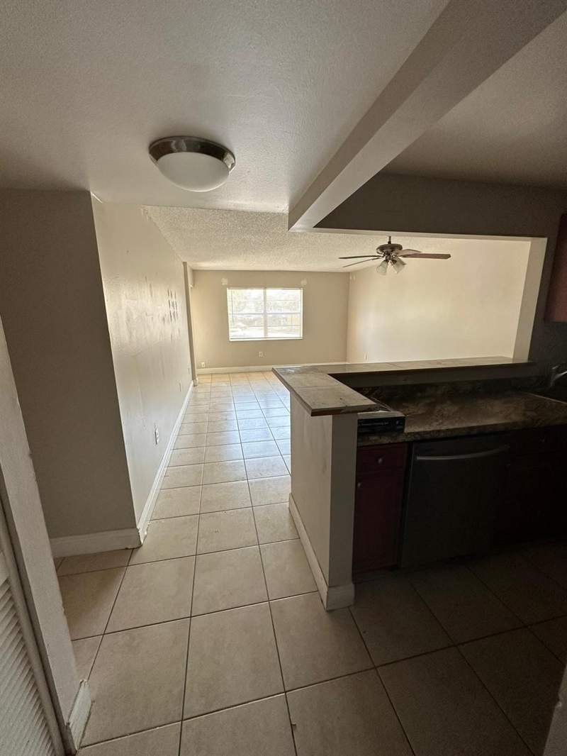 2 bedroom Condominium at 4324 NW 9th Avenue #6-2D, Heritage Circle Condo, Deerfield Beach — photo 2