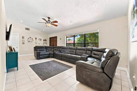 6013 NW 47th Place, Coral Springs FL - photo 9 of 55