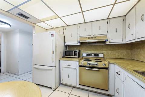 600 Three Islands Boulevard #301, Hallandale Beach FL - photo 8 of 22