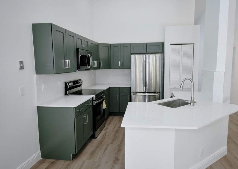 3 bedroom Single Family Residence at 853 SAND CREEK Circle, SECTOR 3 - PARCELS C D E F & G, Weston — photo 4