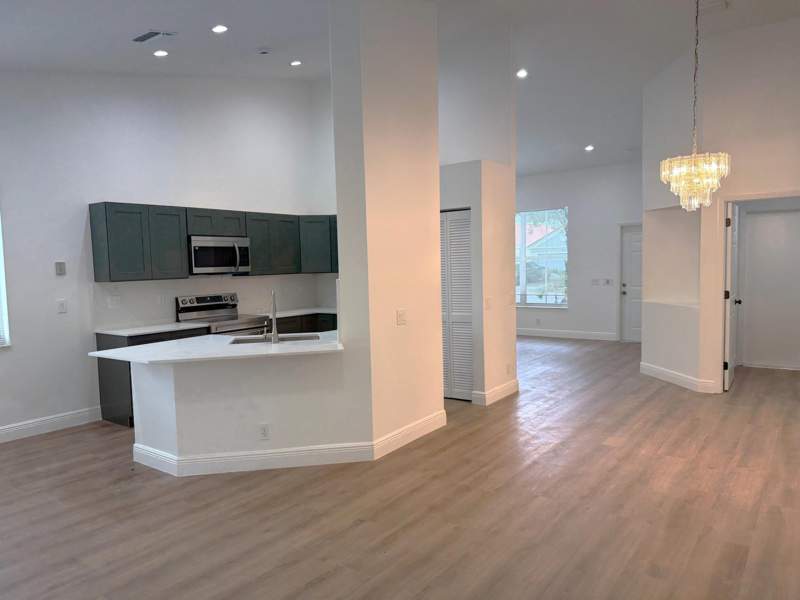 3 bedroom Single Family Residence at 853 SAND CREEK Circle, SECTOR 3 - PARCELS C D E F & G, Weston — photo 3