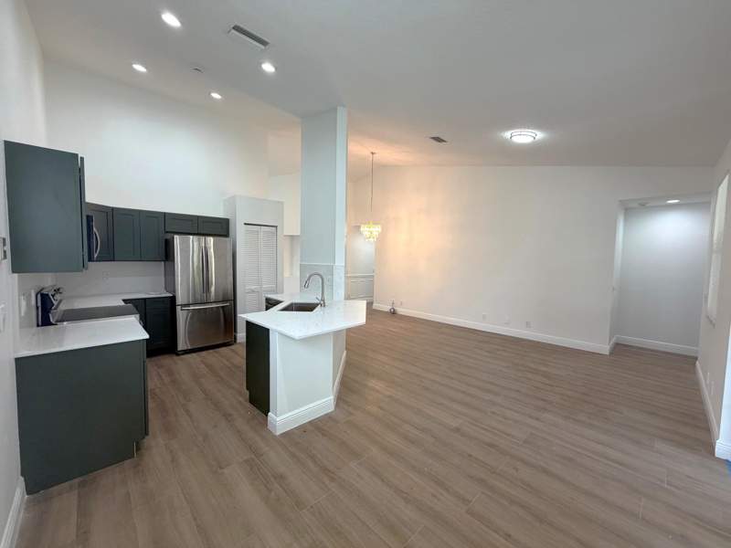 3 bedroom Single Family Residence at 853 SAND CREEK Circle, SECTOR 3 - PARCELS C D E F & G, Weston — photo 5