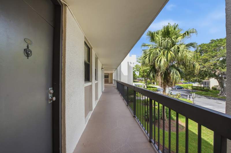 2 bedroom Condominium at 8409 Forest Hills Drive #206, Greenglades Condo IV, Coral Springs — photo 4