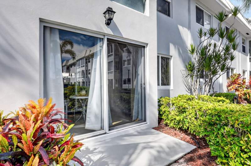 1 bedroom Condominium at 32 Colonial Club Drive #102, Colonial Club Condo Sec 1, Boynton Beach — photo 4
