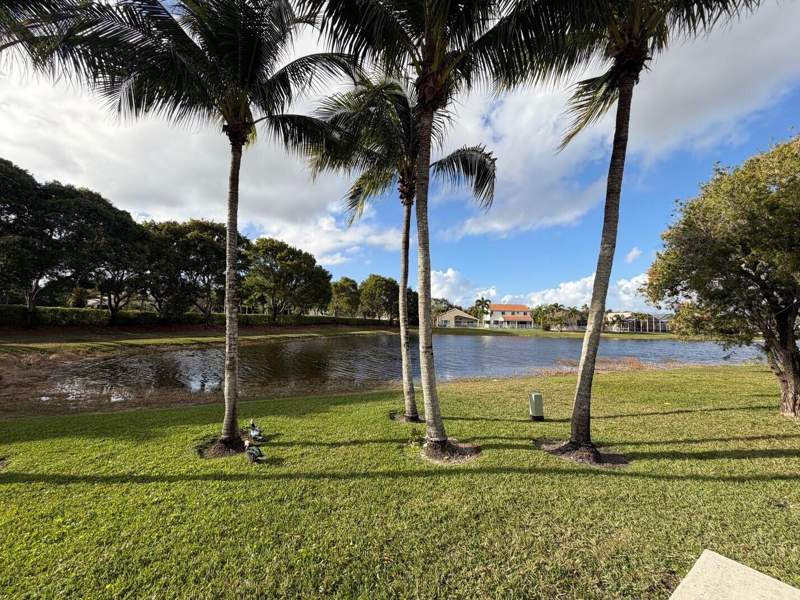 3 bedroom Single Family Residence at 853 SAND CREEK Circle, SECTOR 3 - PARCELS C D E F & G, Weston — photo 2