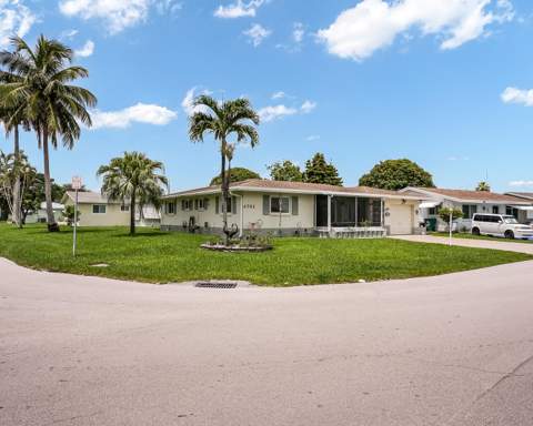 4701 NW 47th Terrace, Tamarac FL - photo 15 of 35