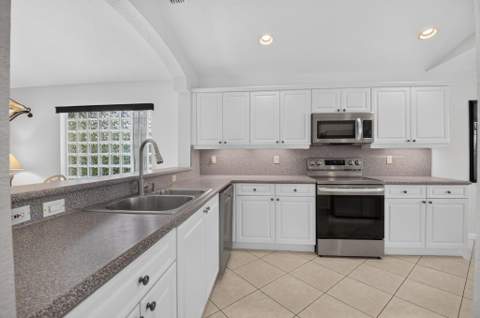 7388 Tonga Court, Boynton Beach FL - photo 8 of 44