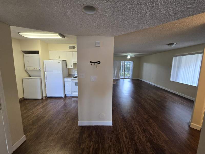 2 bedroom Condominium at 13106 Glenmoor Drive #131, Sterling Villages Of Palm Beach Lakes Condo, West Palm Beach — photo 5