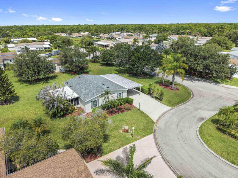 3 bedroom Manufactured Home at 3304 Red Tailed Hawk Drive, Fairways At Savanna Club, Port St. Lucie — photo 3