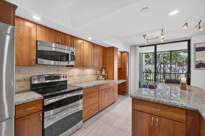 2 bedroom Condominium at 1000 N Us Highway 1 #Ja201, Jupiter Harbour, Jupiter — photo 5