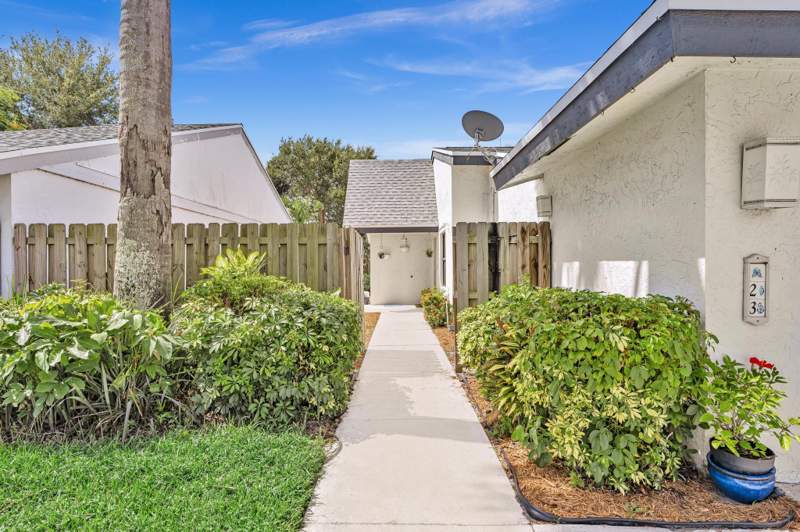 3 bedroom Single Family Residence at 23 Baytree Circle, Meadows 300 1, Boynton Beach — photo 4