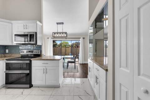 23 Baytree Circle, Boynton Beach FL - photo 8 of 47