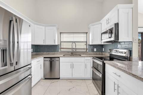 23 Baytree Circle, Boynton Beach FL - photo 10 of 47