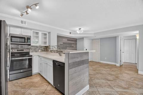 110 Yacht Club Way #103, Hypoluxo FL - photo 9 of 47