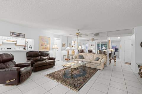 106 Half Moon Circle #B1, Hypoluxo FL - photo 7 of 31