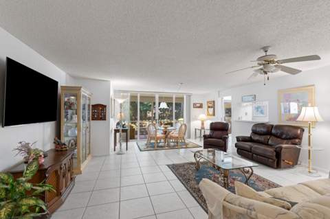 106 Half Moon Circle #B1, Hypoluxo FL - photo 6 of 31