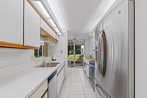 106 Half Moon Circle #B1, Hypoluxo FL - photo 16 of 31