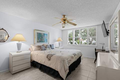 106 Half Moon Circle #B1, Hypoluxo FL - photo 17 of 31