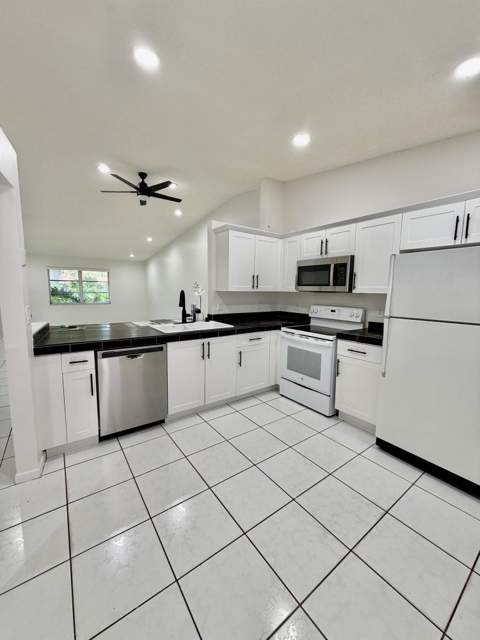6356 Pointe Pleasant Circle, Delray Beach FL - photo 17 of 39
