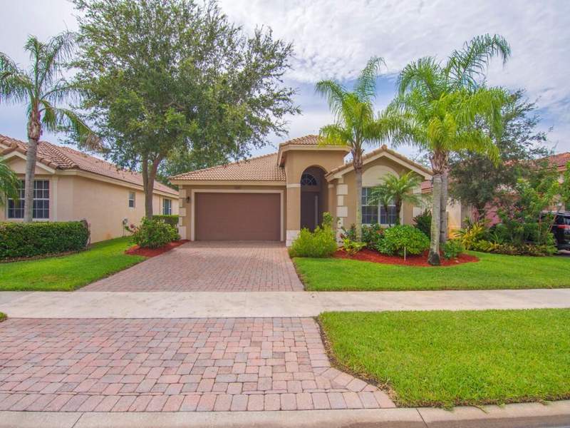 3 bedroom Single Family Residence at 2287 SW Newport Isles Boulevard, Second Replat Of Portofino Isles, Port St. Lucie — photo 3