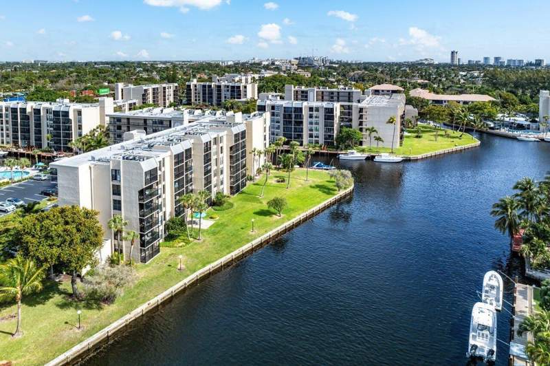 2 bedroom Condominium at 13 Royal Palm Way #602, Boca Bayou Condo, Boca Raton — photo 2