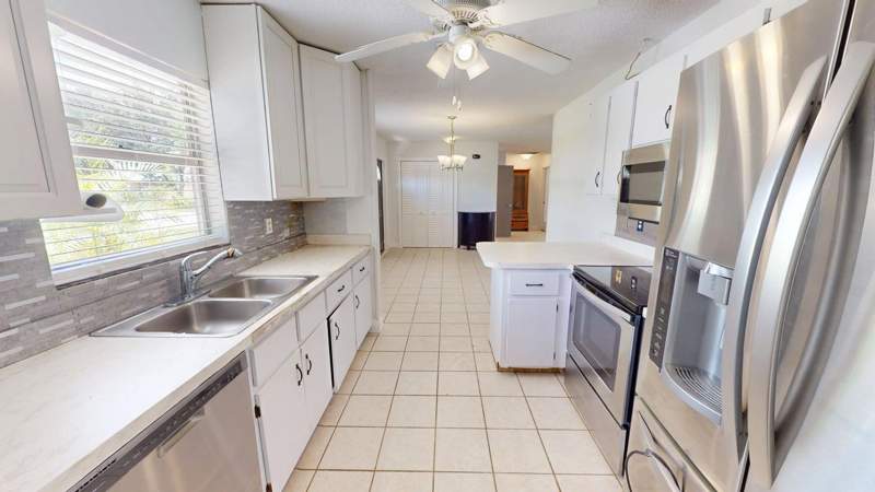 3 bedroom Single Family Residence at 1673 SW Gemini Lane, Port St Lucie Section 13, Port St. Lucie — photo 2