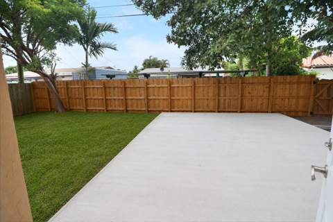 5249 NE 4th Terrace, Oakland Park FL - photo 23 of 29