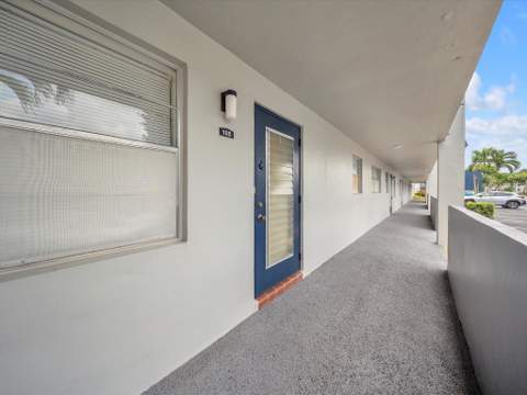 7807 Golf Cir Drive #105, Margate FL - photo 6 of 33