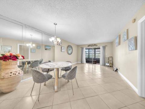 7807 Golf Cir Drive #105, Margate FL - photo 8 of 33