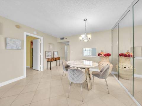 7807 Golf Cir Drive #105, Margate FL - photo 10 of 33