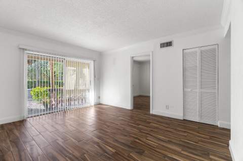 6181 NW 57th Street #107, Tamarac FL - photo 10 of 29