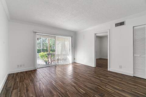 6181 NW 57th Street #107, Tamarac FL - photo 11 of 29