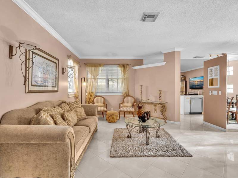 4 bedroom Single Family Residence at 7549 NW 3rd Court, Lakes Of Newport II, Plantation — photo 5