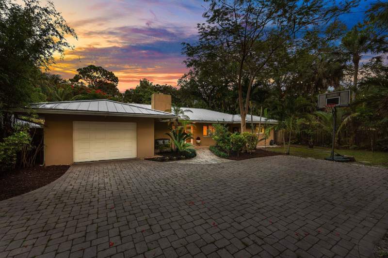 3 bedroom Single Family Residence at 2130 SW 27th Terrace, River Lands, Fort Lauderdale — photo 2