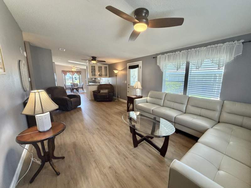 2 bedroom Manufactured Home at 8181 14th Hole Drive, The Links At Savanna Club, Port St. Lucie — photo 4