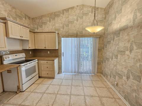 7245 Whitfield Avenue, Boynton Beach FL - photo 7 of 25
