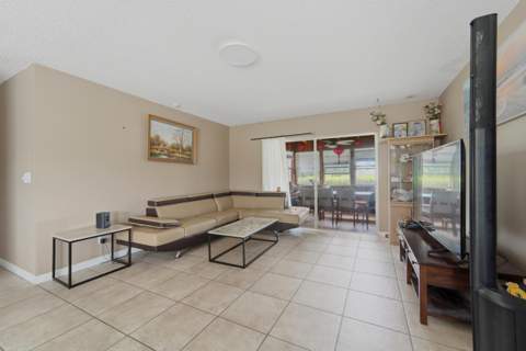 278 Sandpiper Avenue, Royal Palm Beach FL - photo 8 of 35