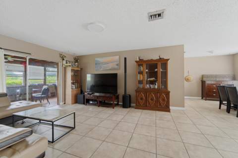 278 Sandpiper Avenue, Royal Palm Beach FL - photo 9 of 35