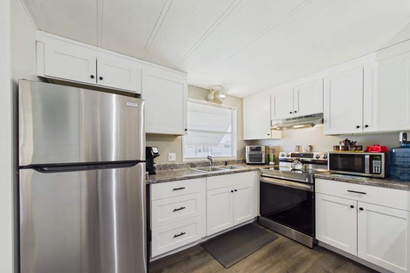2 bedroom Manufactured Home at 10003 Granada Bay, Jamaica Bay Mobile Home Co Op, Boynton Beach — photo 2