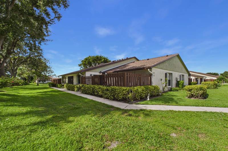 2 bedroom Villa at 3760 Coco Loba Lane, Oakwood II, Boynton Beach — photo 2