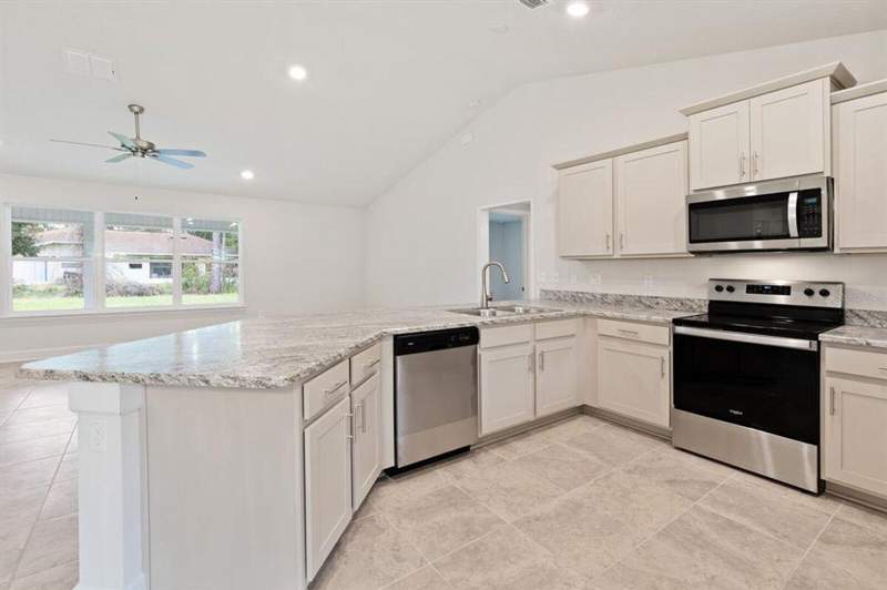 3 bedroom Single Family Residence at 7908 Banyan Street, Lakewood Park Unit 3, Fort Pierce — photo 5