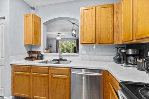 2227 Oakmont Drive, Riviera Beach FL - photo 8 of 43