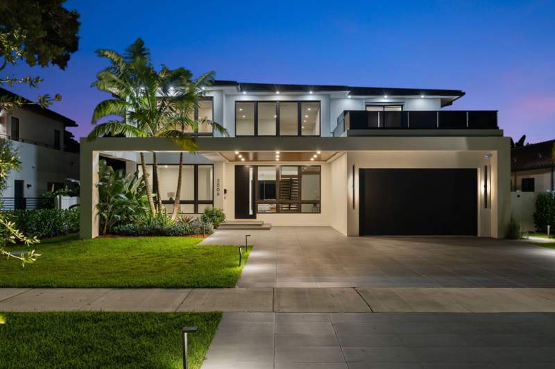 6 bedroom Single Family Residence at 2506 NE 14th Street, Beach Way Heights Unit, Fort Lauderdale — photo 4