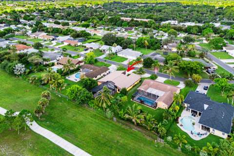 168 Meadowlark Drive, Royal Palm Beach FL - photo 7 of 31