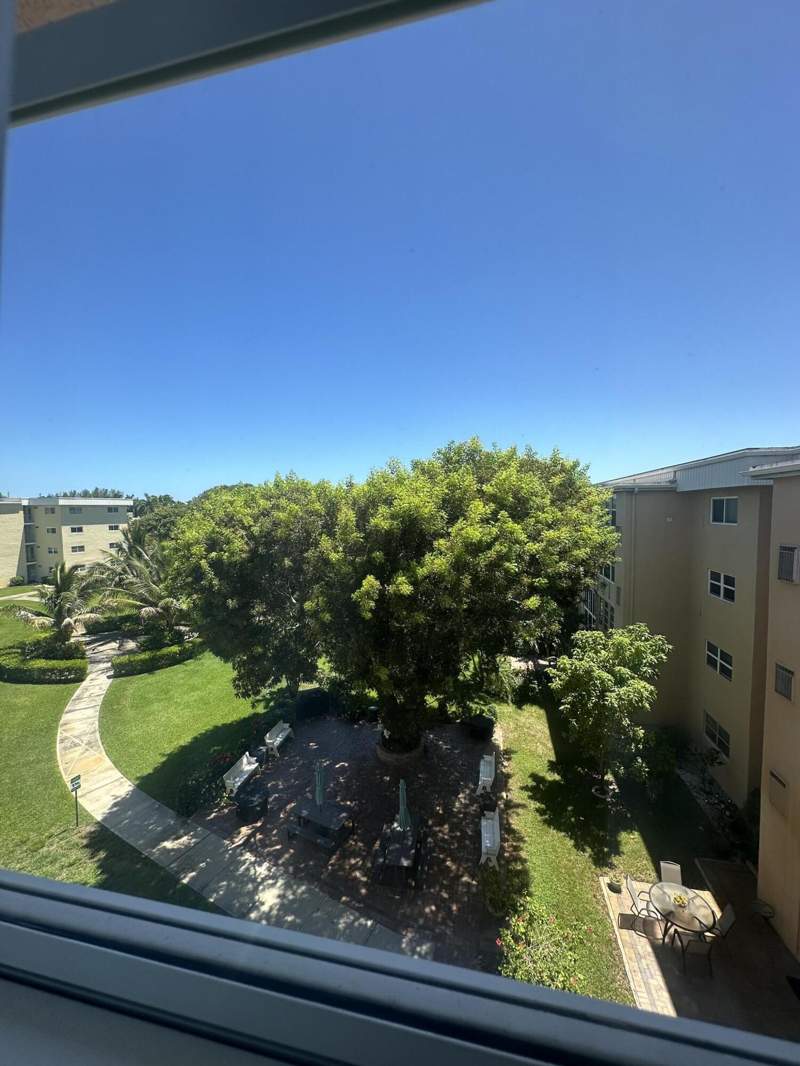 1 bedroom Condominium at 2600 NE 1st Lane #413, Village Royale On The Green Condo , Boynton Beach — photo 4