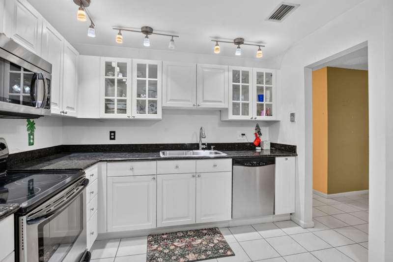 2 bedroom Condominium at 9364 Sable Ridge Circle #D, Boca Ridge, Boca Raton — photo 2